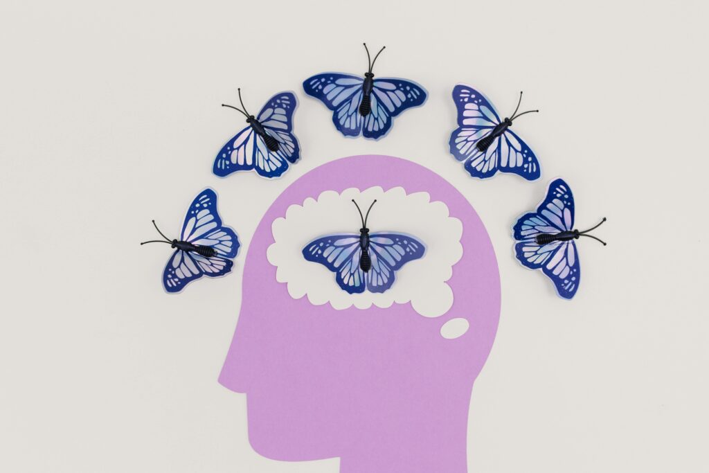Ilustración de persona experimentando los beneficios de la meditación y mindfulness.